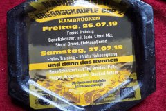 Teller-mit-Hambrigger-Dreggschaufle-Cup